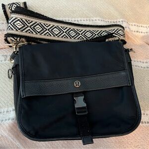 Lululemon purse black